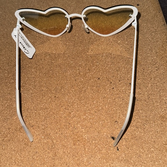 MWT Circus sunglasses - Picture 2 of 3